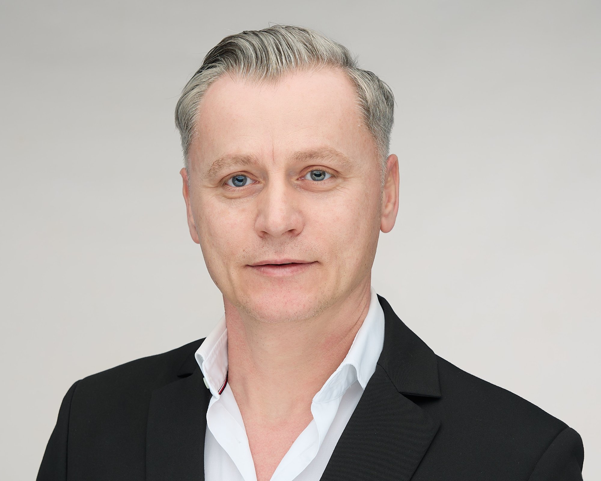 Demuth AG Kontakt Azim Alija 2400px