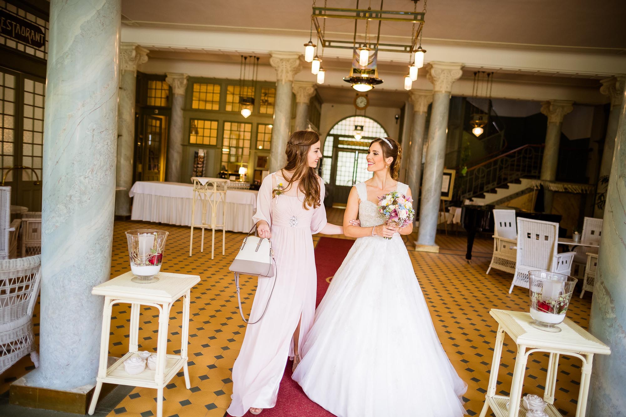 Nina und Richard hochzeit berguen kurhaus 23920