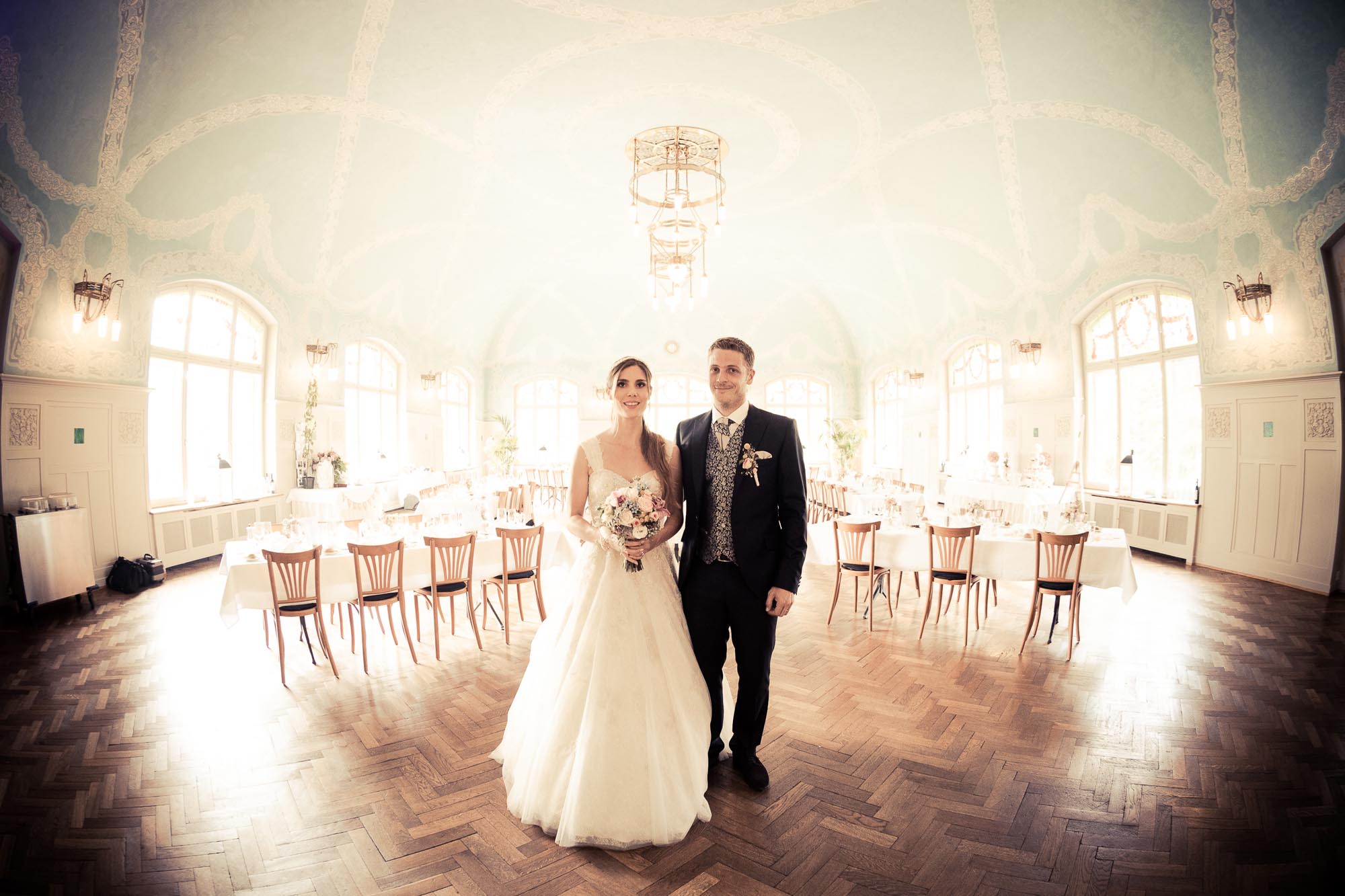 Nina und Richard hochzeit berguen kurhaus 25547